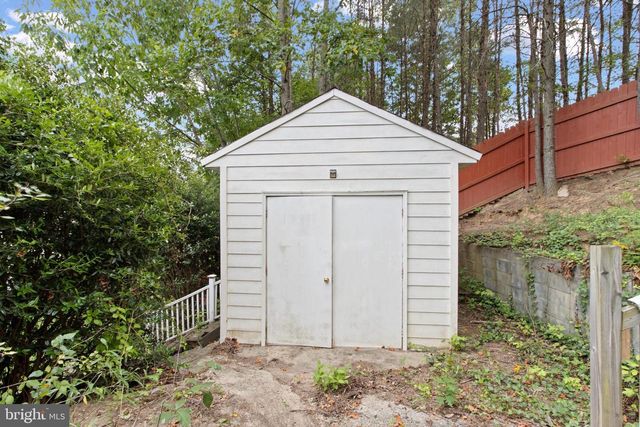 18892 LEAF COVERED CT, Triangle, VA 22172