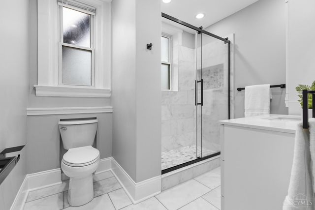 860 Buena Vista Place, Cincinnati, OH 45206