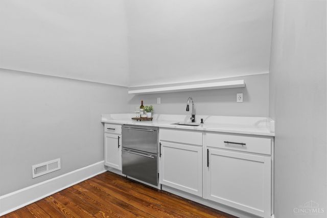 860 Buena Vista Place, Cincinnati, OH 45206