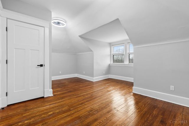 860 Buena Vista Place, Cincinnati, OH 45206