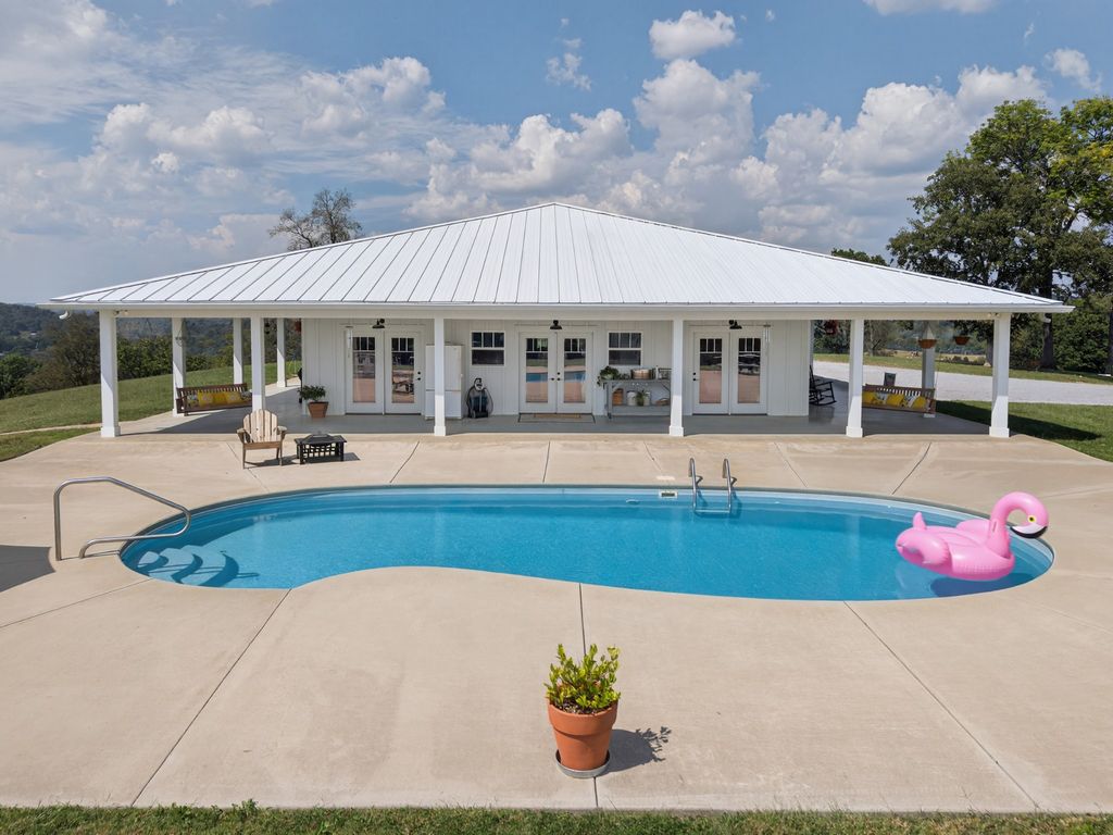 2303 Lewisburg Hwy, Fayetteville, TN 37334