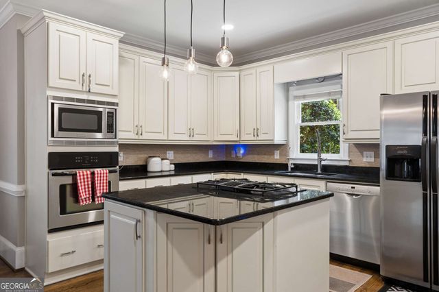 1104 Chantilly Crescent NE, Atlanta, GA 30324