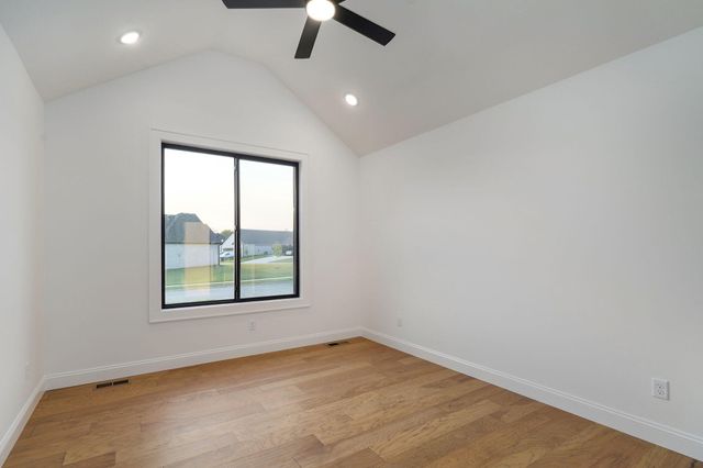 2136 N Sun Valley Drive, Springfield, MO 65802