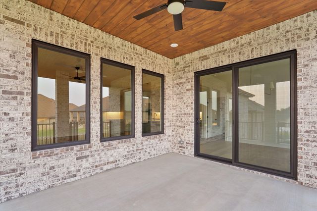 2136 N Sun Valley Drive, Springfield, MO 65802