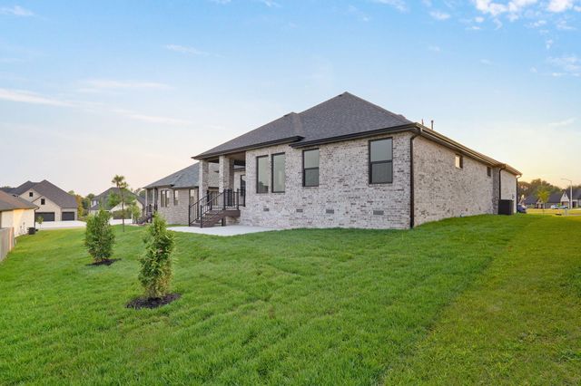2136 N Sun Valley Drive, Springfield, MO 65802