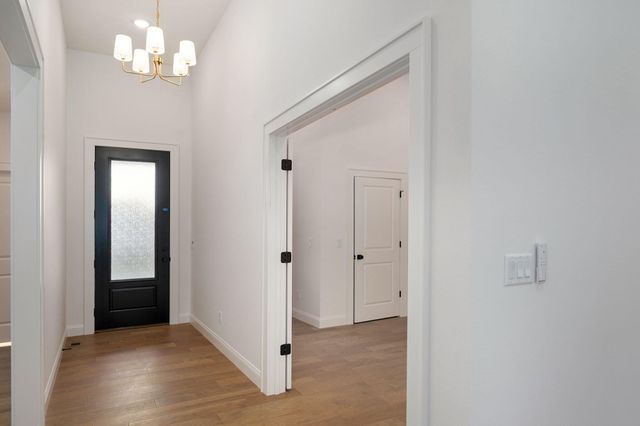2136 N Sun Valley Drive, Springfield, MO 65802