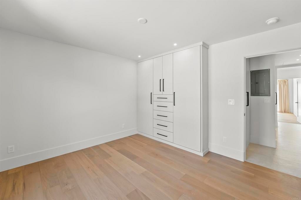 Image 16 of property listing at 3080 Lloyd Street, San Diego, CA 92117