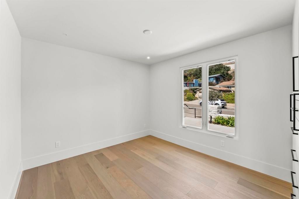 Image 18 of property listing at 3080 Lloyd Street, San Diego, CA 92117