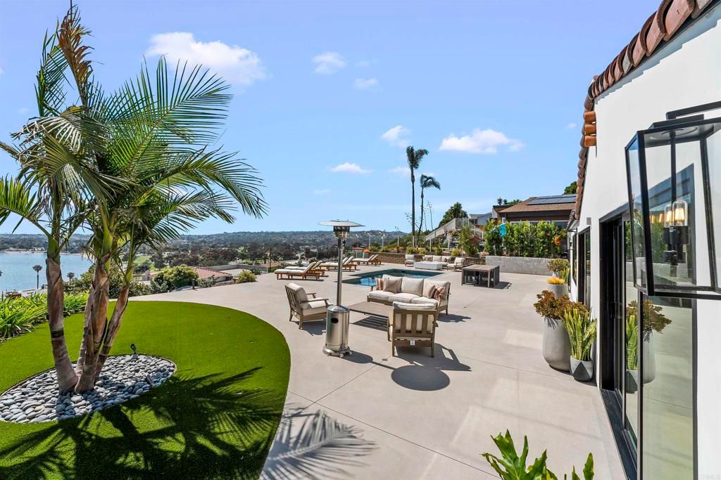Image 23 of property listing at 3080 Lloyd Street, San Diego, CA 92117