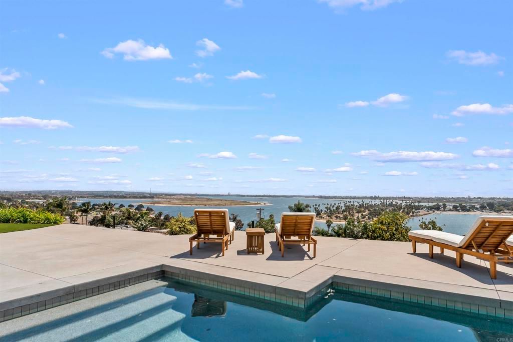 Image 25 of property listing at 3080 Lloyd Street, San Diego, CA 92117