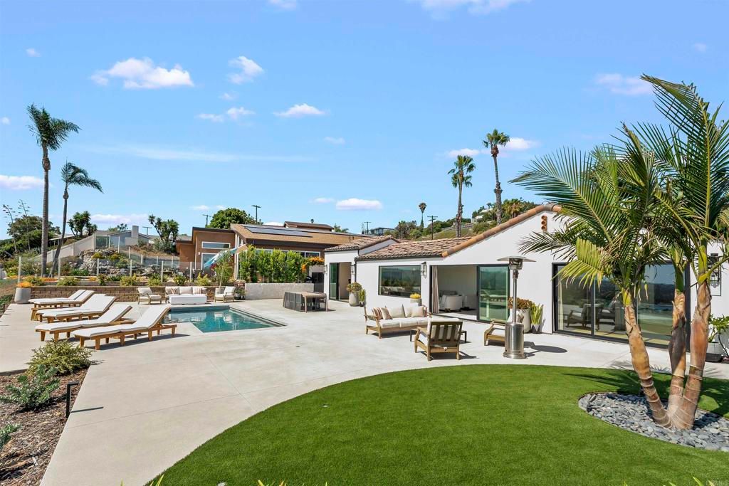 Image 26 of property listing at 3080 Lloyd Street, San Diego, CA 92117