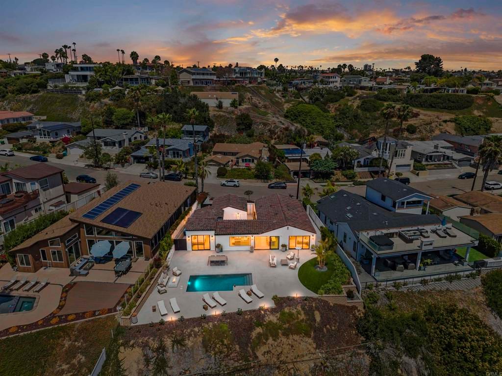 Image 27 of property listing at 3080 Lloyd Street, San Diego, CA 92117