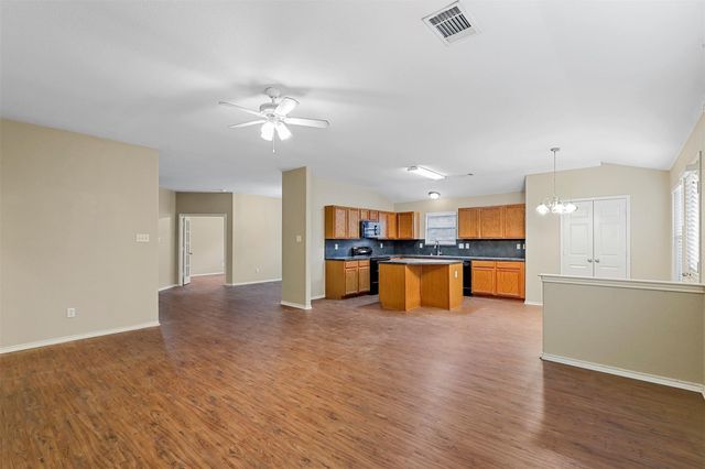 2811 Briarbrook Drive, Seagoville, TX 75159