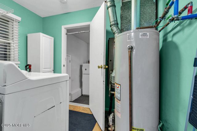 46 Bowline Street, Beachwood, NJ 08722