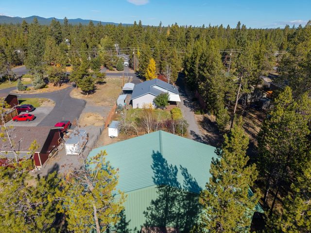 17285 Scaup Drive, Bend, OR 97707