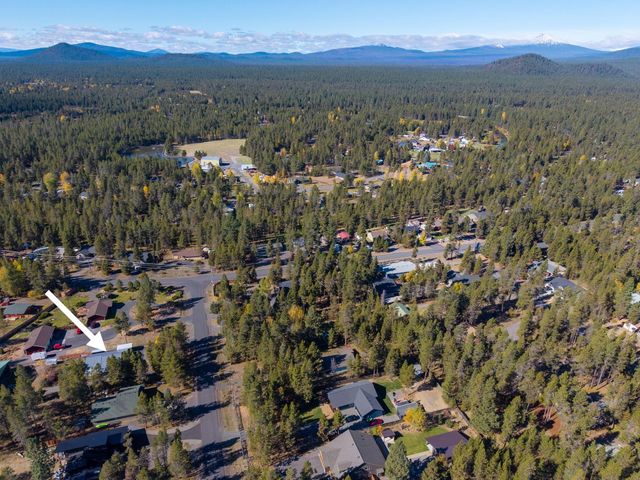17285 Scaup Drive, Bend, OR 97707