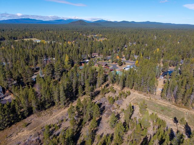 17285 Scaup Drive, Bend, OR 97707