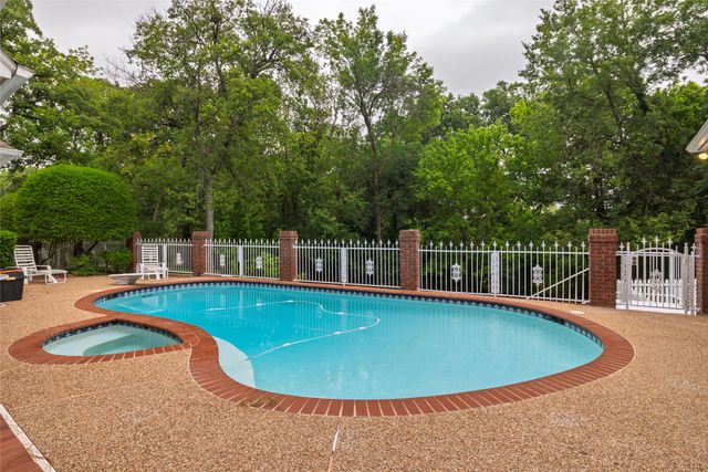 4106 Trail Bend Court, Colleyville, TX 76034