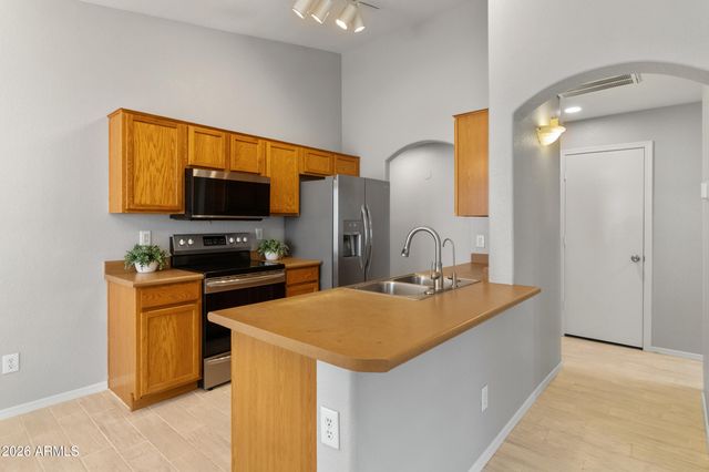 1001 E Mountain View Road, San Tan Valley, AZ 85143