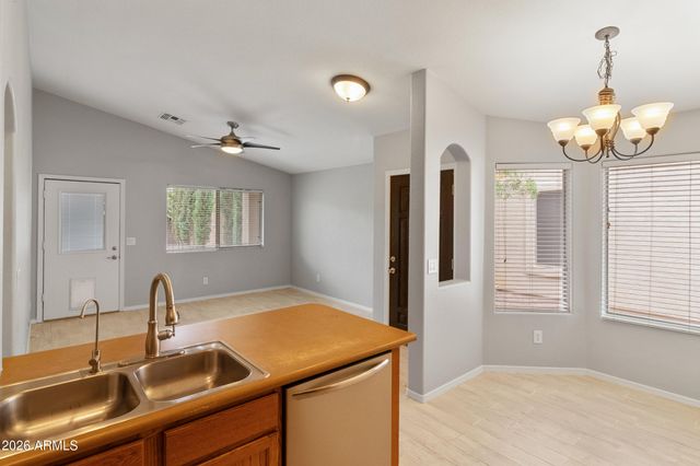 1001 E Mountain View Road, San Tan Valley, AZ 85143