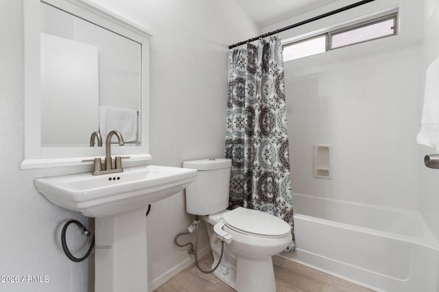 1001 E Mountain View Road, San Tan Valley, AZ 85143