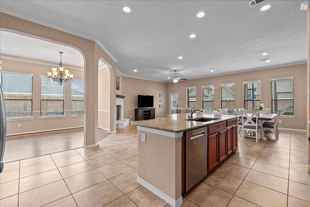 606 W Fork, Webster, TX 77598