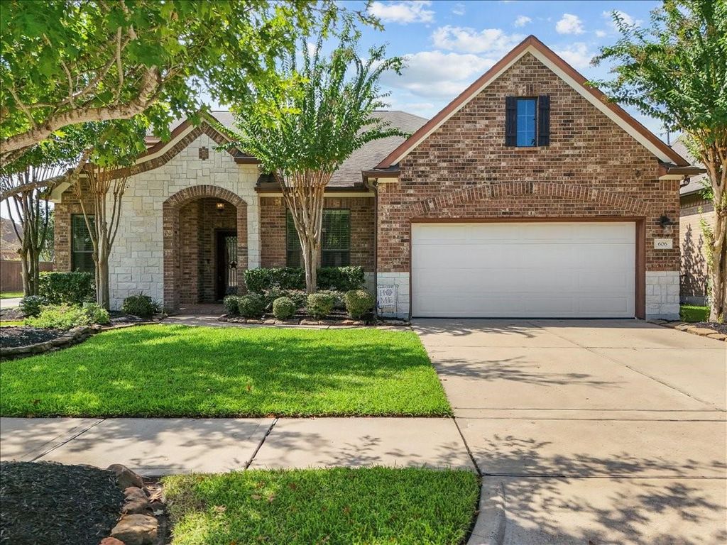 606 W Fork, Webster, TX 77598