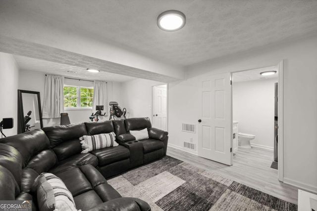 6262 Laurel Wood Trail, Flowery Branch, GA 30542
