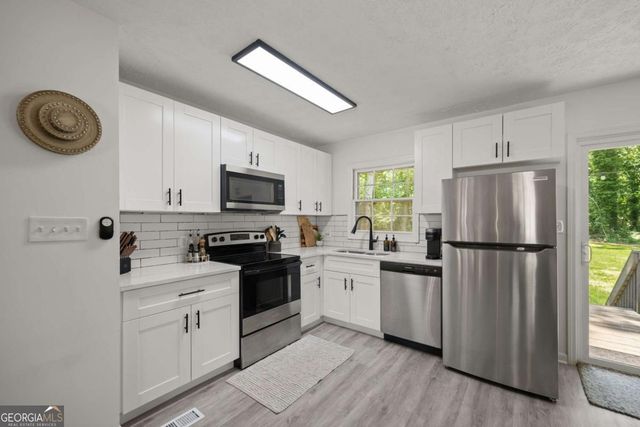 6262 Laurel Wood Trail, Flowery Branch, GA 30542