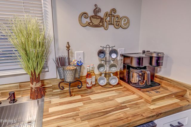 2133 Veda Drive, Bristol, VA 24201