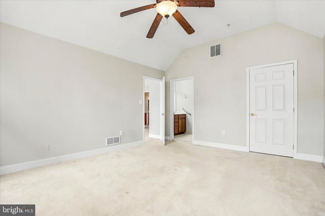 1052 ARBOUR LN, Quakertown, PA 18951