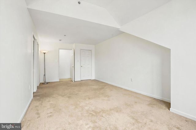 1052 ARBOUR LN, Quakertown, PA 18951
