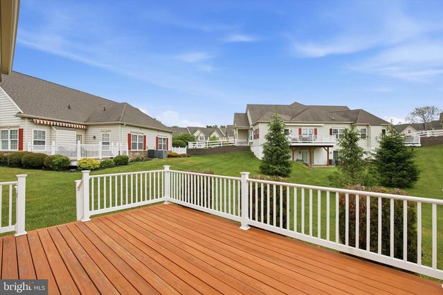 1052 ARBOUR LN, Quakertown, PA 18951
