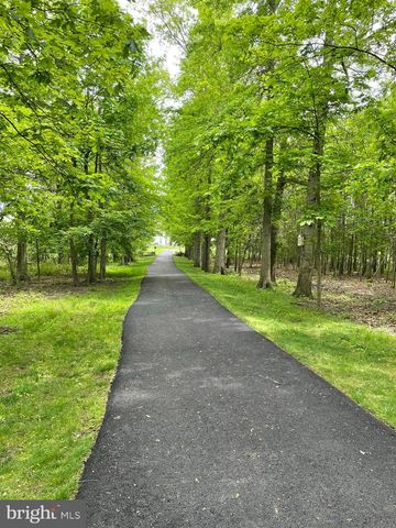 1052 ARBOUR LN, Quakertown, PA 18951