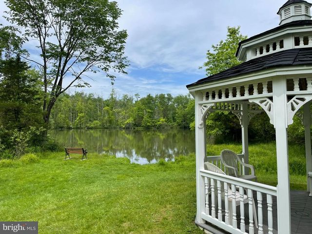 1052 ARBOUR LN, Quakertown, PA 18951