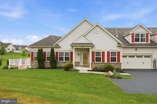 1052 ARBOUR LN, Quakertown, PA 18951