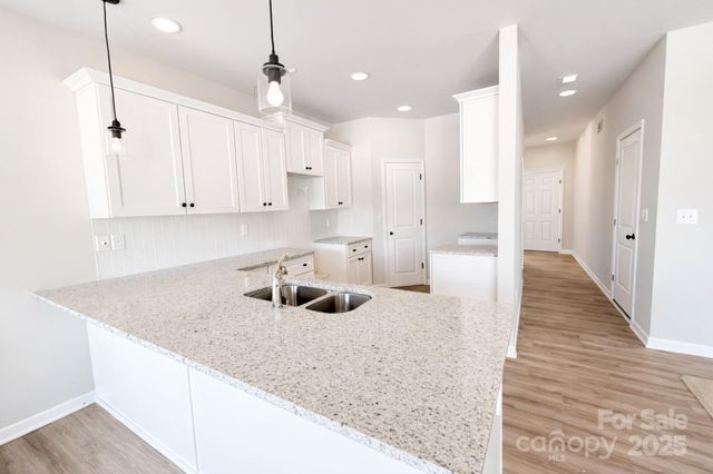 4729 Muskogee Drive, Charlotte, NC 28212