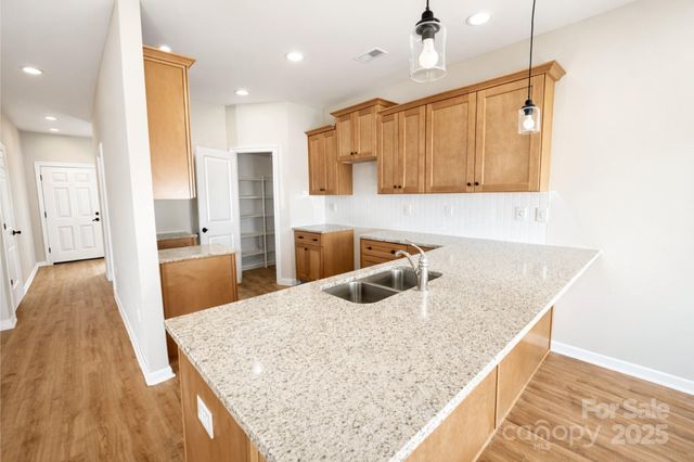 4729 Muskogee Drive, Charlotte, NC 28212