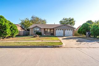 1712 SE 12th Street, Moore, OK 73160