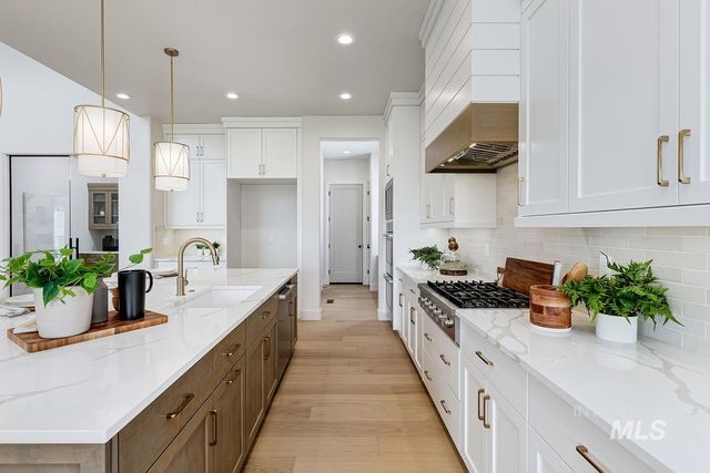 13498 N Spring Creek Way, Boise, ID 83714