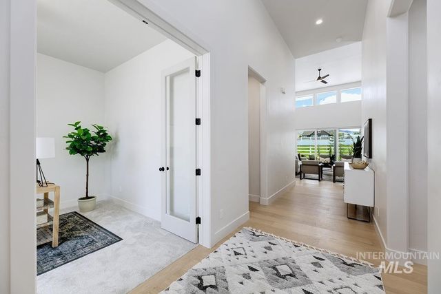 13498 N Spring Creek Way, Boise, ID 83714