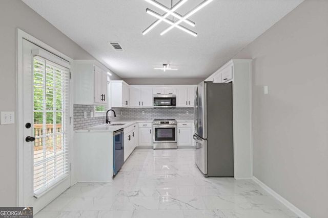 285 Camden Park Drive, Lawrenceville, GA 30046