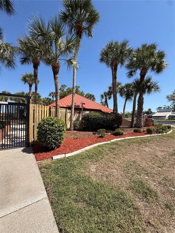 Image 17 of property listing at 3006 CARING WAY 409, Port Charlotte, FL 33952