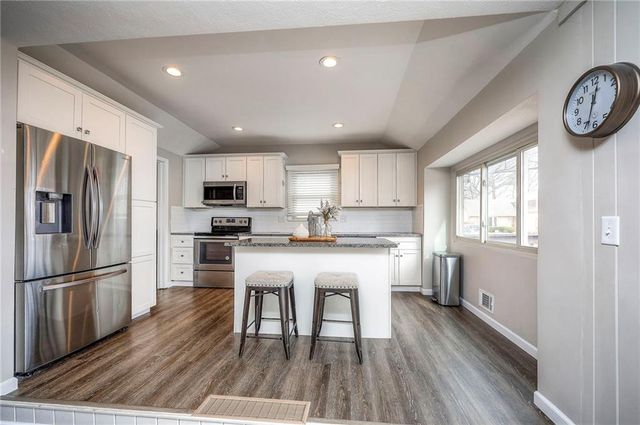 9901 Taylor Drive, Overland Park, KS 66212