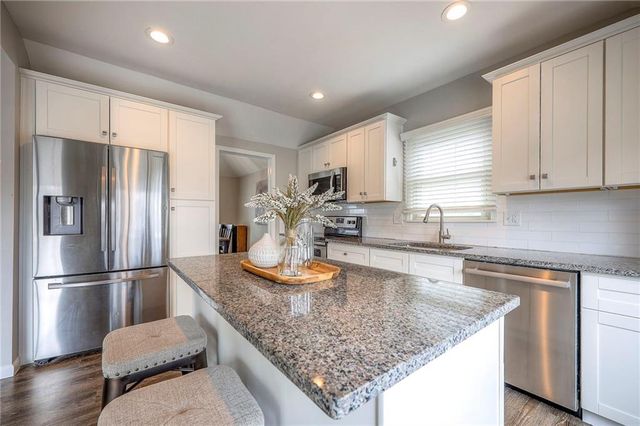 9901 Taylor Drive, Overland Park, KS 66212