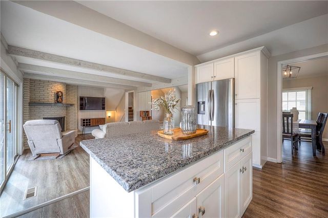 9901 Taylor Drive, Overland Park, KS 66212