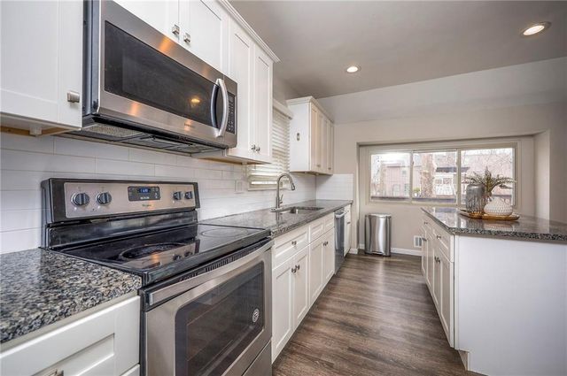 9901 Taylor Drive, Overland Park, KS 66212