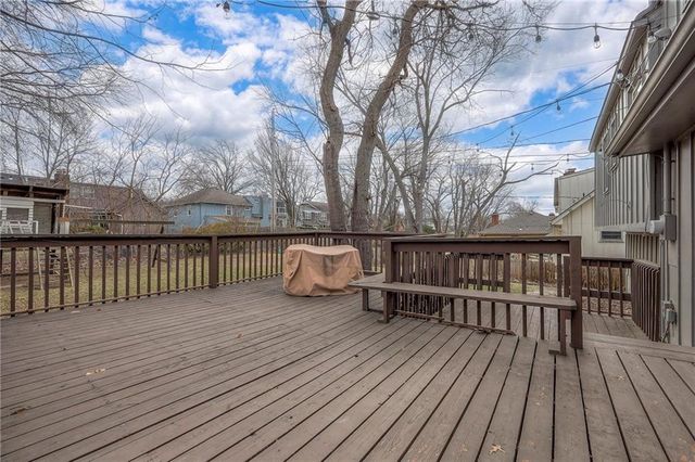 9901 Taylor Drive, Overland Park, KS 66212