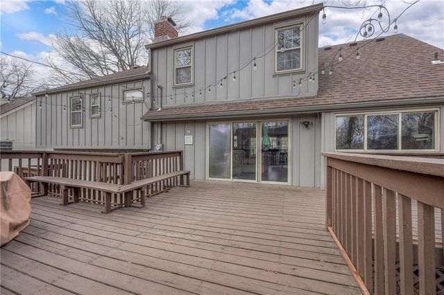 9901 Taylor Drive, Overland Park, KS 66212