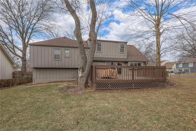 9901 Taylor Drive, Overland Park, KS 66212